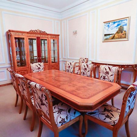 مينسك Vip Apartments Dipservice Hall المظهر الخارجي الصورة