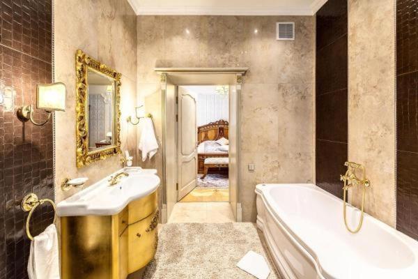 مينسك Vip Apartments Dipservice Hall المظهر الخارجي الصورة